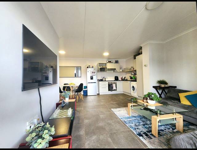 2 BEDROOM APARTMENT TO LET IN BURGUNDY ESTATE
